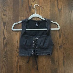 BLACK TIE DETAIL CROP